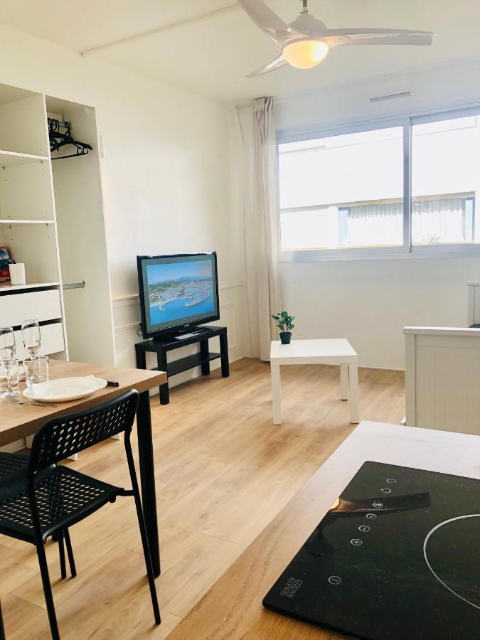 Apartment Superbe Front De Villeneuve-Loubet
